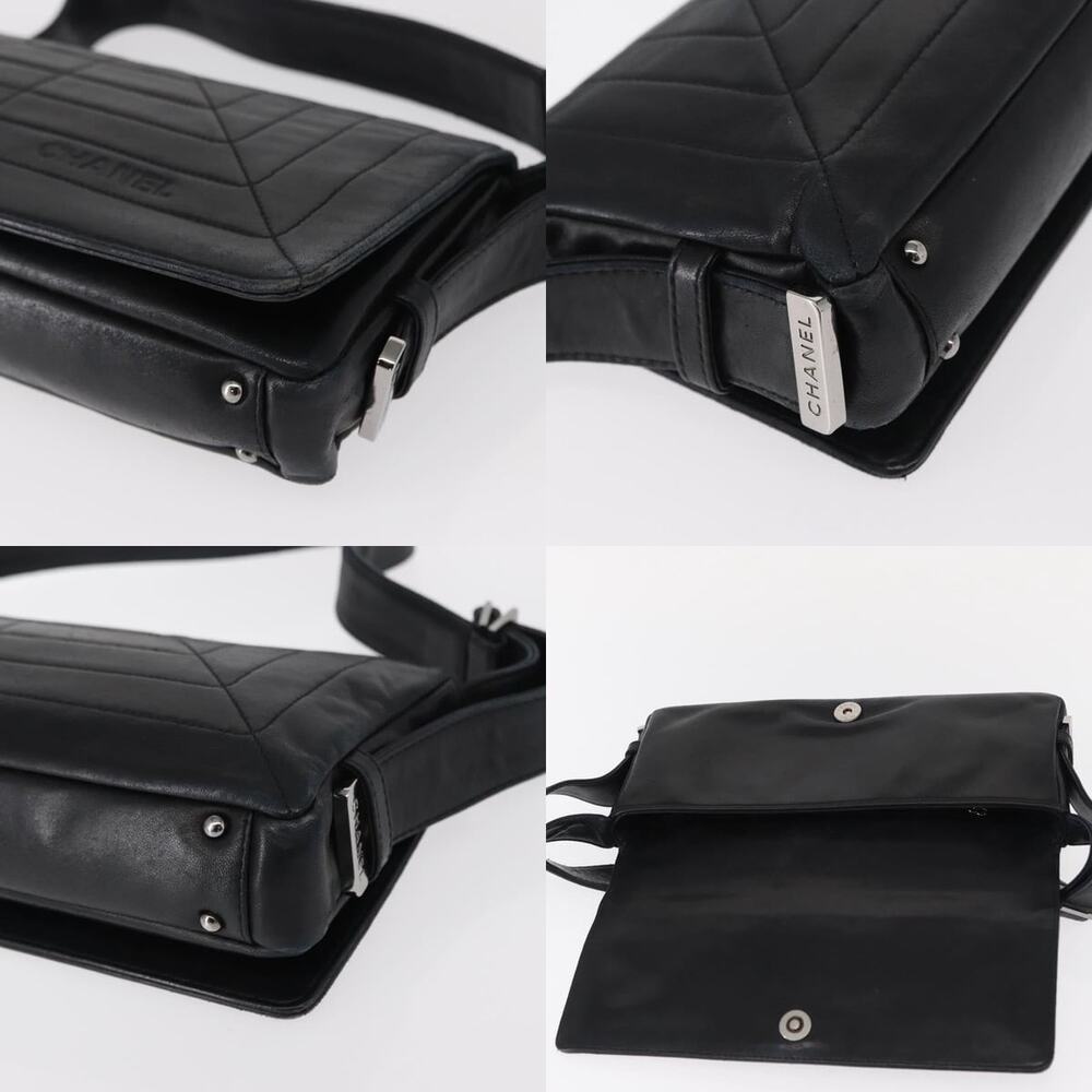 Chanel Classic Flap Shoulder Bag - Picture 6 of 8